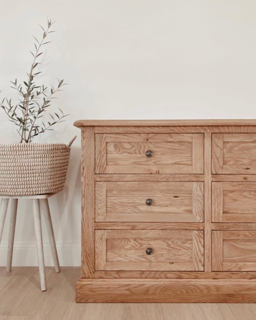 || Dining Room ||

I’ve been searching for a very long time to find the perfect piece of furniture f