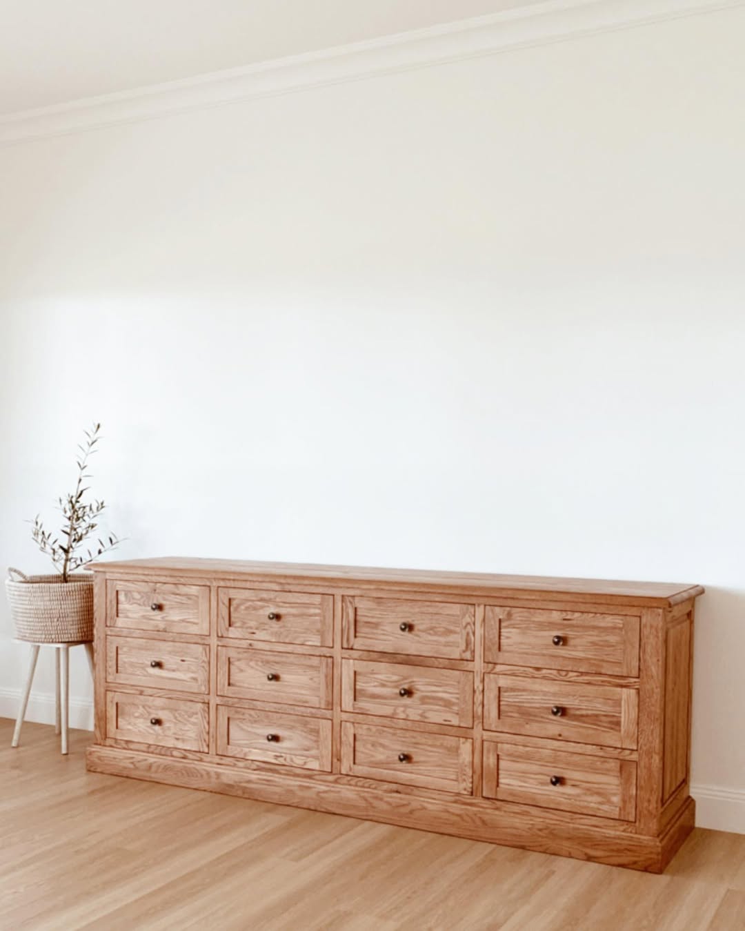 || Dining Room ||

I’ve been searching for a very long time to find the perfect piece of furniture f