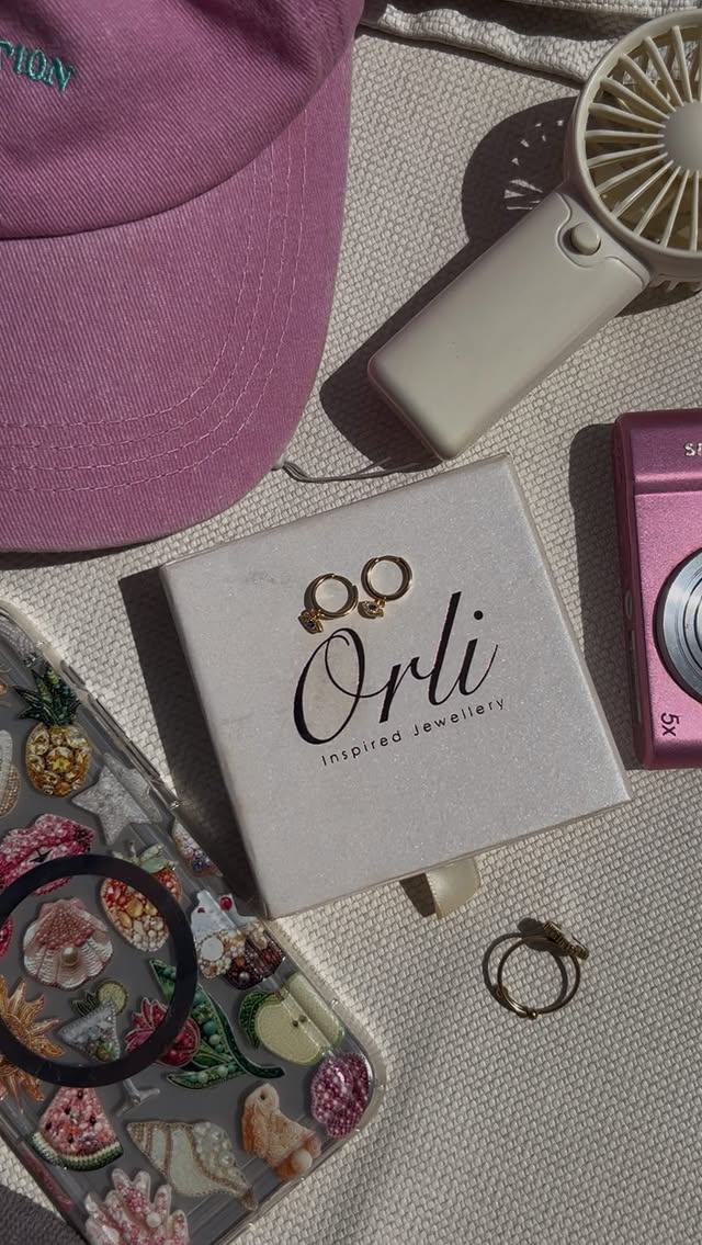 Vacay mode: on with our waterproof and tarnish free evil eye earrings 🪬 

#orlijewellery #evileyeje
