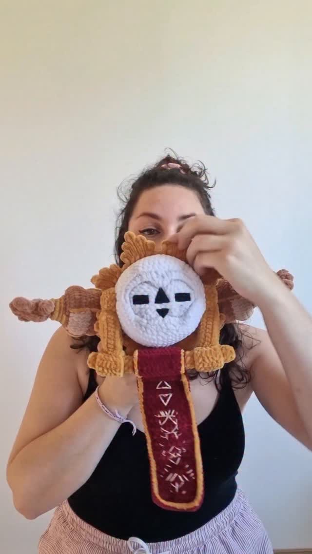 Face reveal de la créatrice derrière ces bébous Esquie de Clair Obscur Expedition 33 🤭
Peluche & Pa