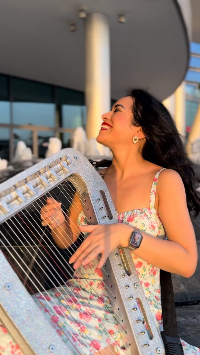 Ordinary - alexwaarren #harp cover 
harp_e_harp 
.
.
.
.
,
.
#dubaimusicians #dubaievents #harpist #