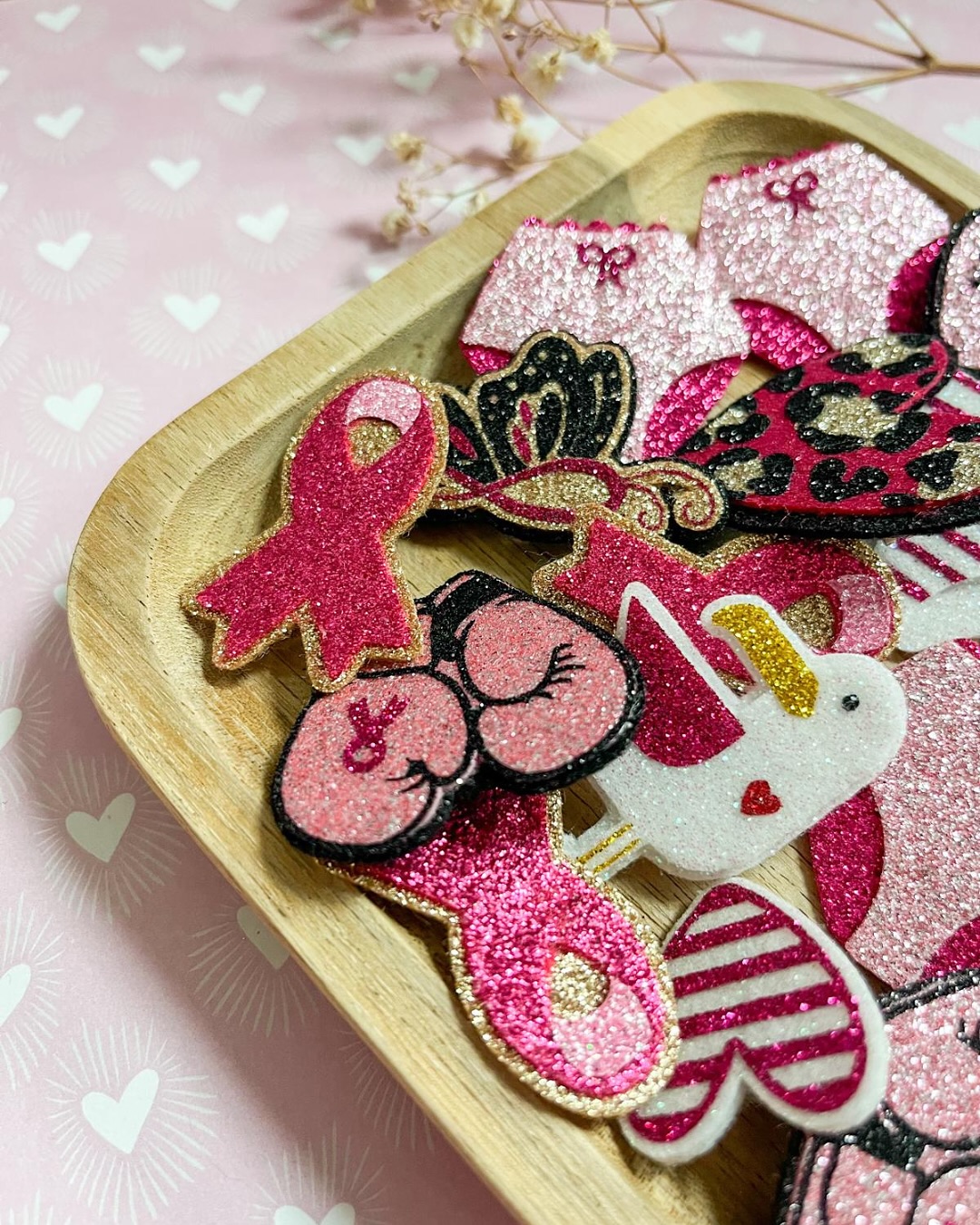 MADE WITH 💖 

🇫🇷 Accessoires imaginés et créés à deux pas de Nantes 
🎁 -10 % sur votre 1re comma