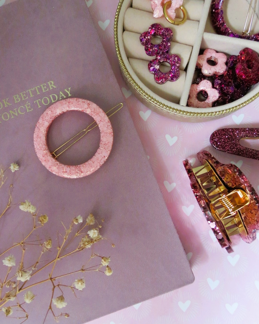 MADE WITH 💖 

🇫🇷Accessoires imaginés et créés à deux pas de Nantes
🎁 -10% sur votre 1re commande
