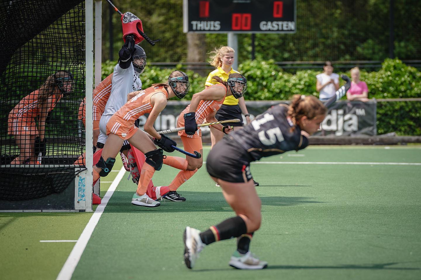The champions of the future…. #fieldhockey #knhb #deutschlandu16 #oranjehockey #oranjehockey.u16 #dh