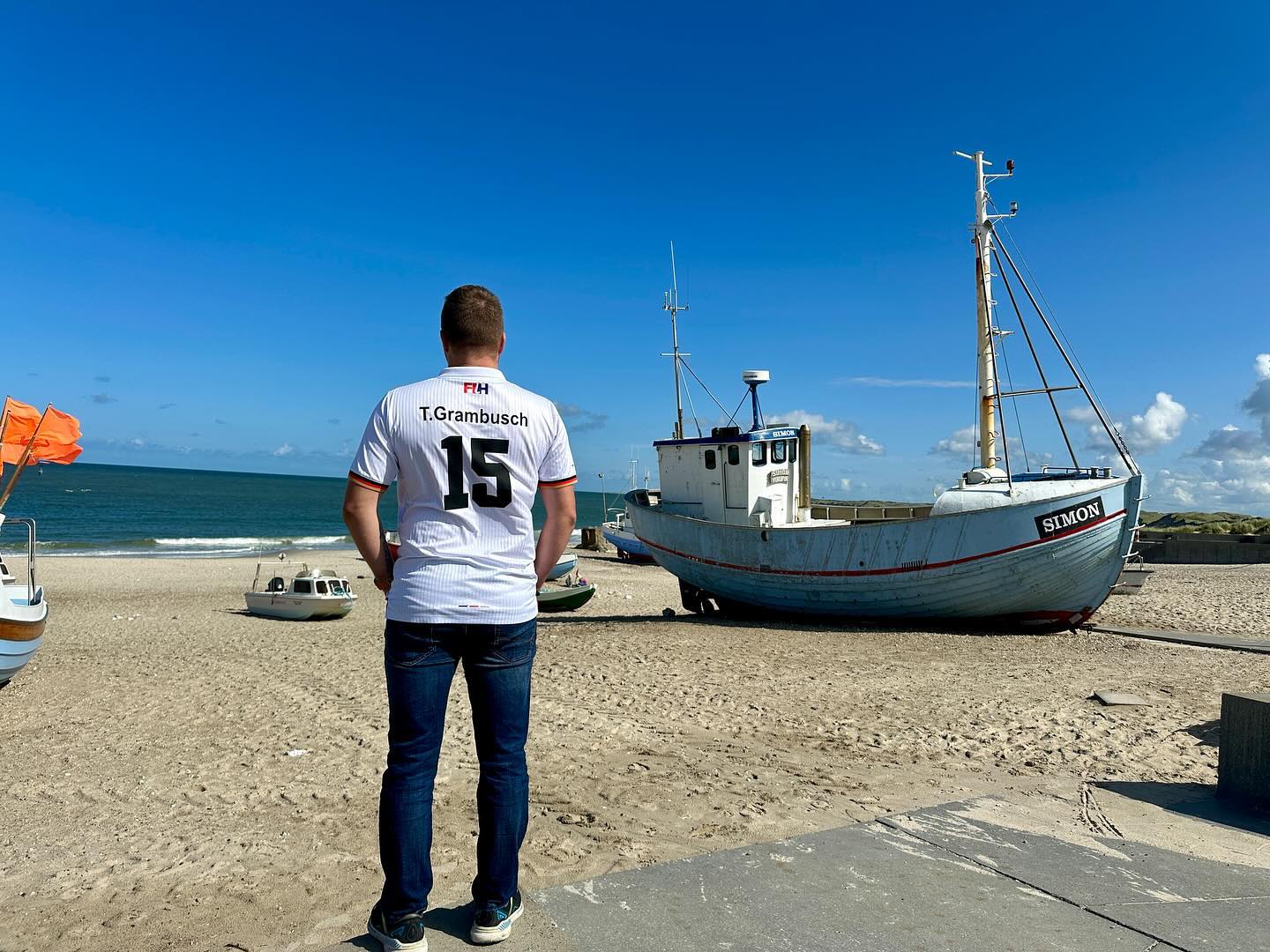 Der dhb_hockey ist auch in Vorupør DK🇩🇰🥰 #dhb #dhb_hockey #grambuschboys #urlaub2024 #dkurlaub